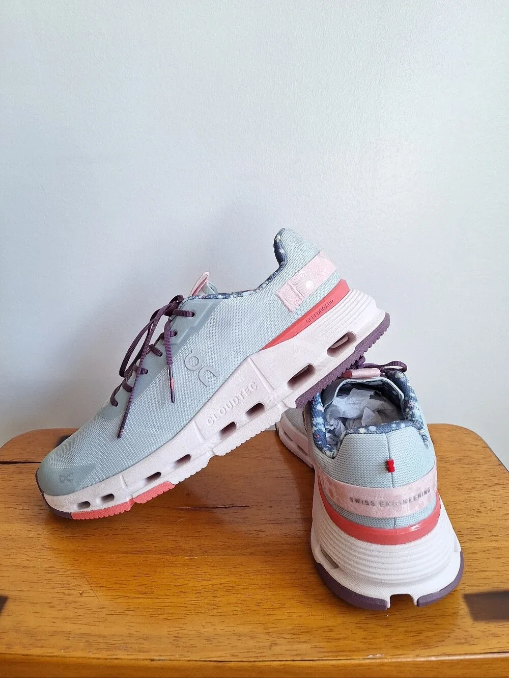 On Cloudnova Form 2 Women's  blue and coral cake Size 9